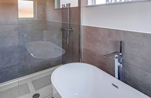 Newbury Ski Chalet | 1 bedroom accommodation in Newbury