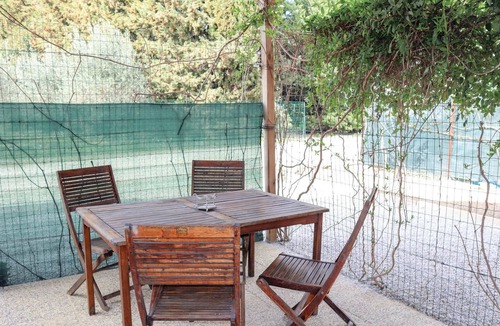 Sablet House | 1 bedroom accommodation in Sablet