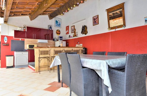 Sernhac Apartment | 1 bedroom accommodation in Sernhac