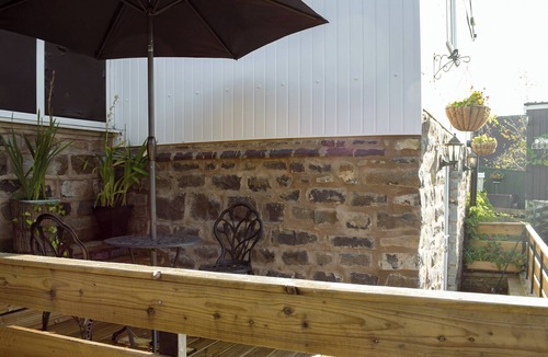 Farden Cottage | 1 bedroom accommodation in Bedlam