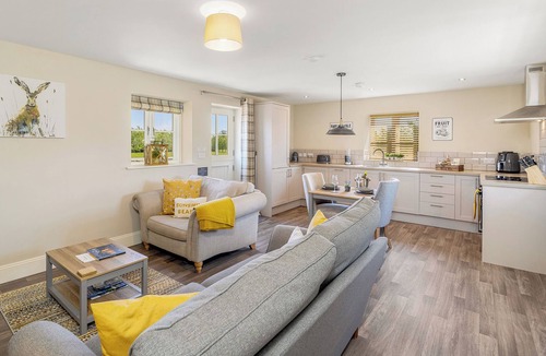 Frampton Apartment | 1 bedroom accommodation in Boston