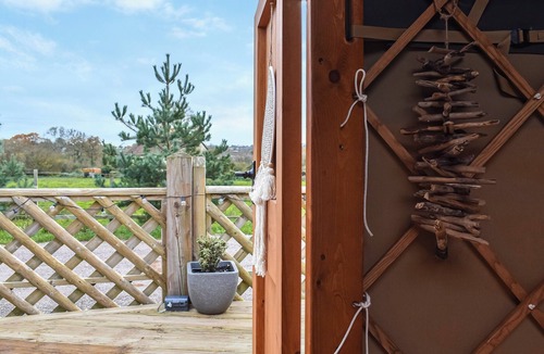 Isle of Thanet Cottage | 1 bedroom accommodation in Chard