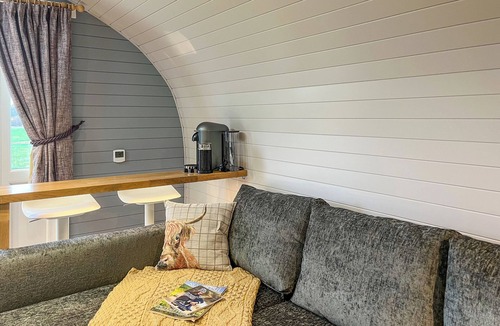 Memus Cottage | 1 bedroom accommodation in Forfar