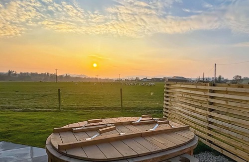 Memus Cottage | 1 bedroom accommodation in Forfar