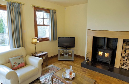 Lanark Cottage | 1 bedroom accommodation in Forth