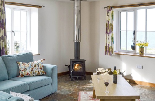 Halistra Cottage | 1 bedroom accommodation in Hallin