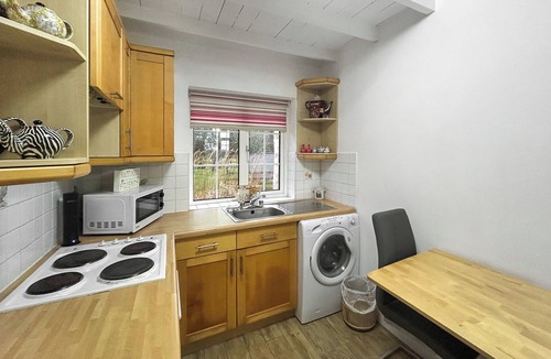 Norwood Hill Cottage | 1 bedroom accommodation in Horley