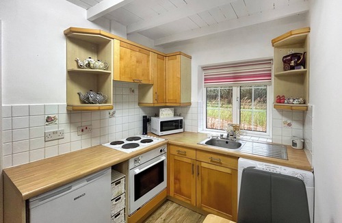 Norwood Hill Cottage | 1 bedroom accommodation in Horley