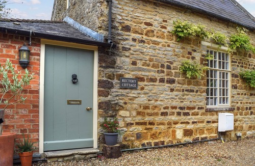 Kettering Cottage | 1 bedroom accommodation in Isham