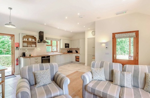 Kilcot Ski Chalet | 1 bedroom accommodation in Kilcot, Newent