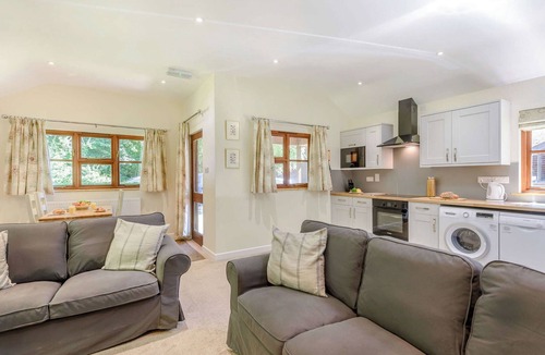 Kilcot Ski Chalet | 1 bedroom accommodation in Kilcot, Newent