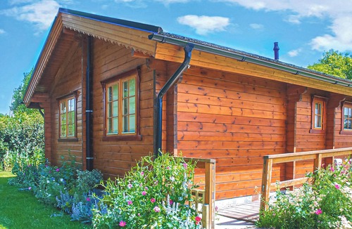 Ryther Ski Chalet | 1 bedroom accommodation in Stillingfleet, York