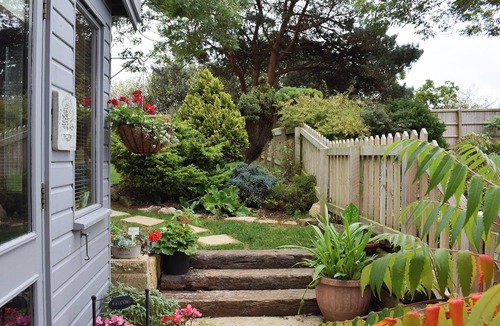 Lake Cottage | 1 bedroom accommodation in Sandown