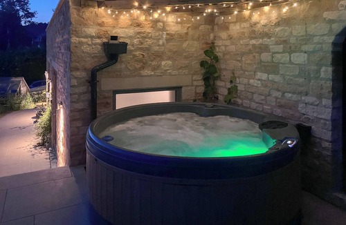 Inchbrook Apartment | 1 bedroom accommodation in Stroud