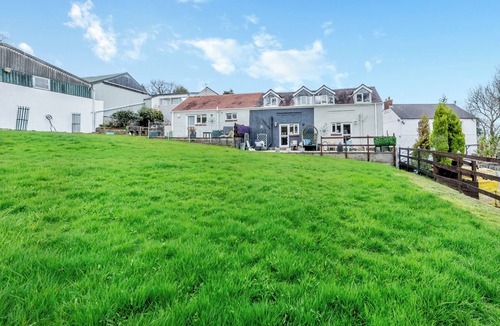 Gowerton Cottage | 1 bedroom accommodation in Gowerton, Gower