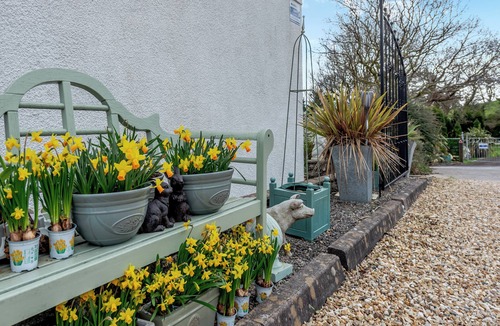 Gowerton Cottage | 1 bedroom accommodation in Gowerton, Gower
