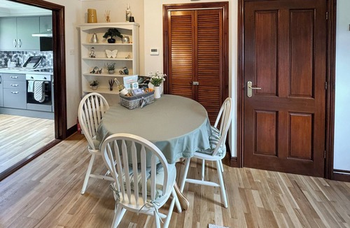 Camborne Cabin | 1 bedroom accommodation in Troon