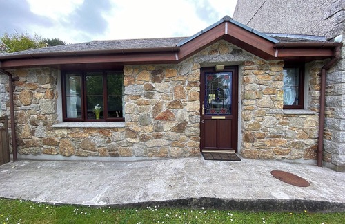 Camborne Cabin | 1 bedroom accommodation in Troon