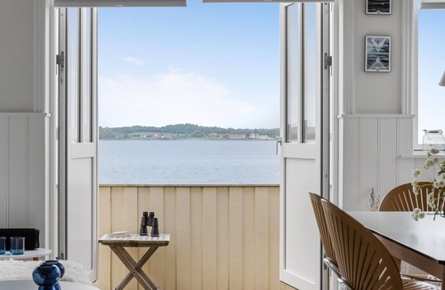 Hvalpsund House | 1 bedroom accommodation in Farsø