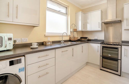 Raglan Cottage | 1 bedroom accommodation in Raglan, near Usk