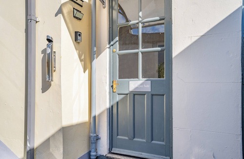 Raglan Cottage | 1 bedroom accommodation in Raglan, near Usk