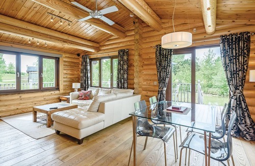 Weybread Cabin | 1 bedroom accommodation in Weybread, Diss