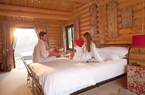 Weybread Cabin | 1 bedroom accommodation in Weybread, Diss