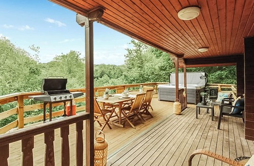 Caerwys Ski Chalet | 1 bedroom accommodation in Caerwys, Flintshire