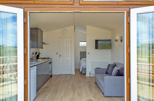 Hutton Rudby Ski Chalet | 1 bedroom accommodation in Hutton Rudby, Yarm