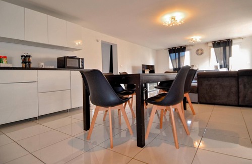 Mas Thibert House | 1 bedroom amazing home in Mas-Thibert