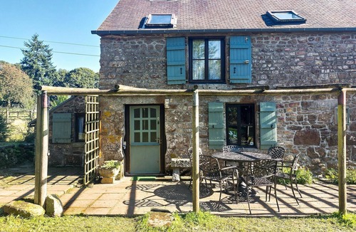 Le Ferre House | 1 bedroom amazing home in Le Ferré