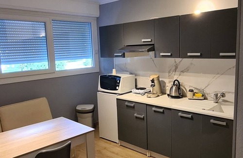 Chalon-sur-Saone Apartment | 1 Bedroom Apartment Sleeps 4