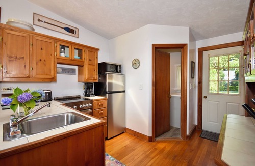 Mattapoisett Center Apartment | 1 bedroom apartment overlooking Inner Harbor