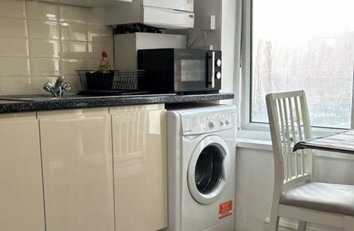 Forest Gate Apartment | 1 Bedroom Apartment - Central, Free Parking