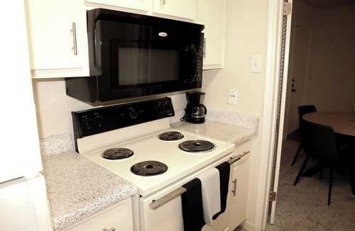 The Galleria Apartment | 1-bedroom apartment Cozy Luxe Stay Galleria Area