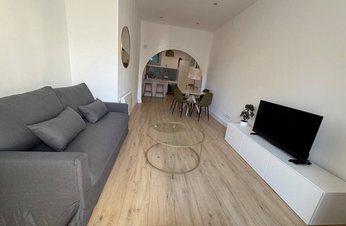 Gambetta Apartment | 1 bedroom apartment with balcony - near park