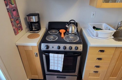 Blake - Jones Apartment | 1 bedroom apartment in historic Danforth home
