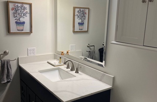 Goodland Apartment | 1-bedroom apartment in Goodland with AC