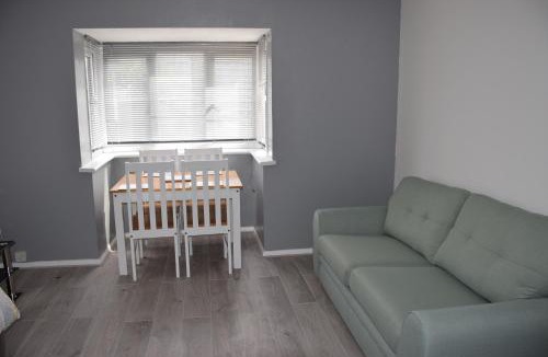 Ponders End Apartment | 1 Bedroom Apartment Ponders End