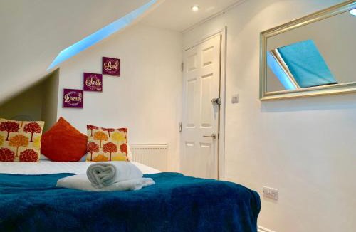 Cranbrook Hotel | 1 Bedroom Apartment, Reception ,Kitchenette, Private Bathroom