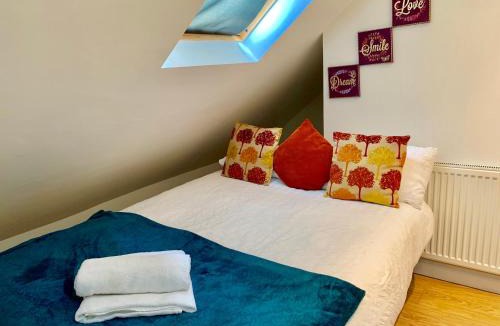 Cranbrook Hotel | 1 Bedroom Apartment, Reception ,Kitchenette, Private Bathroom