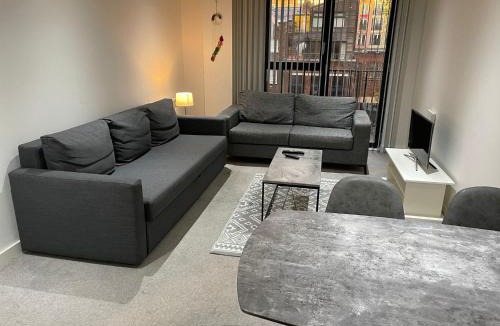 Chinatown Apartment | 1 Bedroom Apartment Sleeping 4 Guests