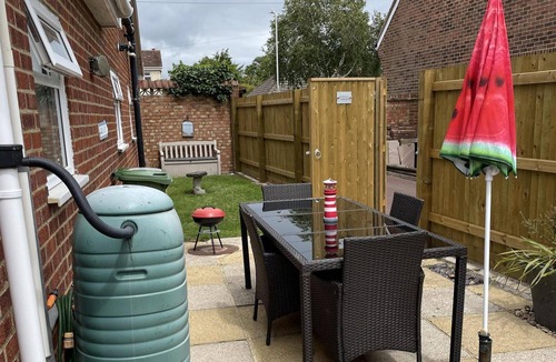 Hythe Apartment | 1-bedroom Apartment Sleeps 4, Parking