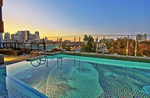 Deep Ellum Apartment | 1-bedroom apartment Suite w/fitness room, WiFi in wonderful Dallas/Deep Ellum.