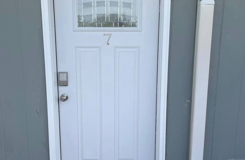 Victory Hills Apartment | 1 Bedroom Apartment near UNM, Nob Hill and downtown.