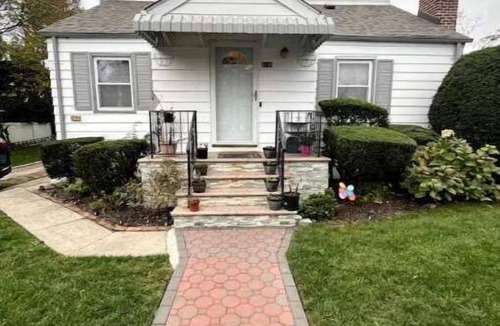 East Meadow Apartment | 1 bedroom Apartment