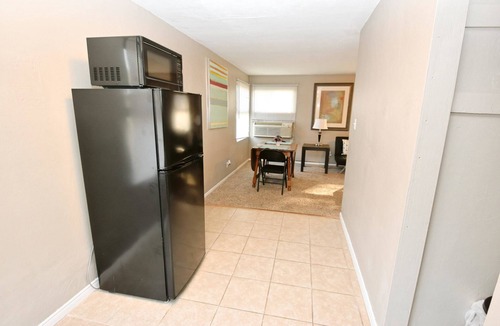South Bend Apartment | 1 bedroom apartment near Notre Dame (1309.5)