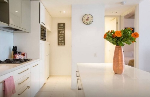 Melbourne Central Business District Apartment | 1 Bedroom Apartment With Balcony