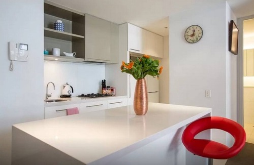 Melbourne Central Business District Apartment | 1 Bedroom Apartment With Balcony