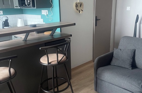 Favieres Apartment | 1-bedroom apartment With sofa bed 140 Fully equipped Functional Flexible